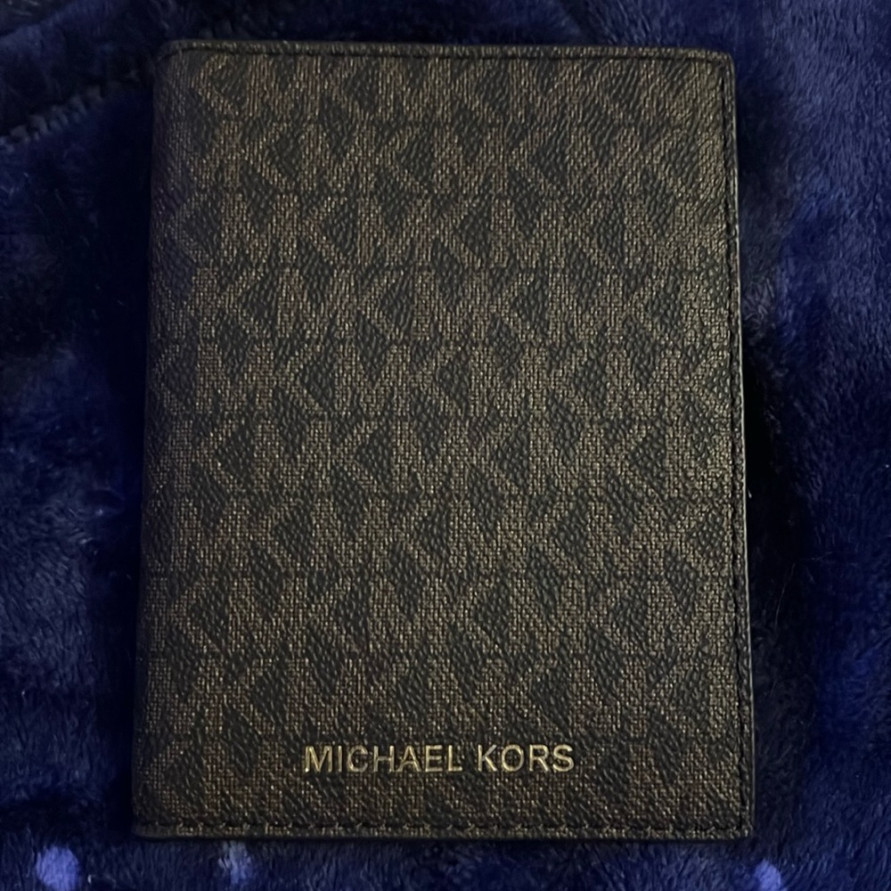 Michael Kors Passport & Card Holder